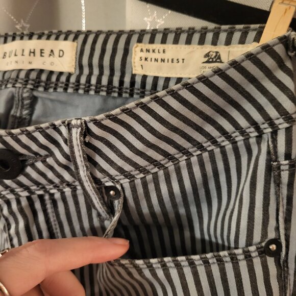 Bullhead skinny jeans - Picture 3 of 11